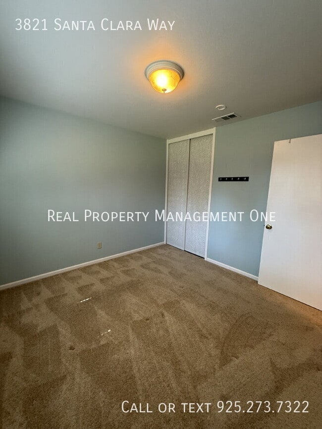 Building Photo - 3821 Santa Clara Way