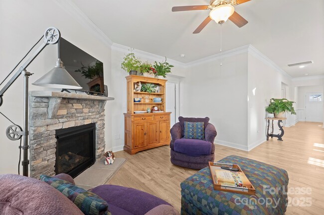Building Photo - 758 Latrobe Dr