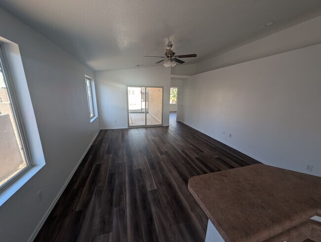 Building Photo - Great Northwest Tucson Area Location