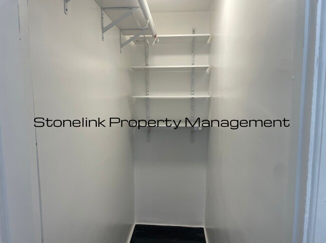 Building Photo - *524 Warren Avenue