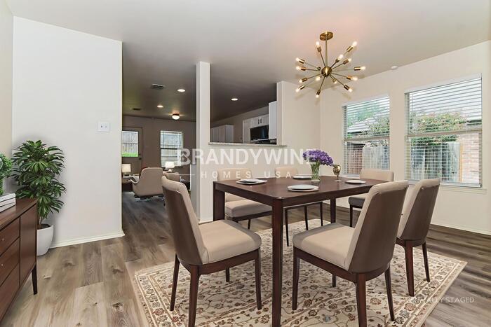 Building Photo - 523 Indian Paintbrush Dr