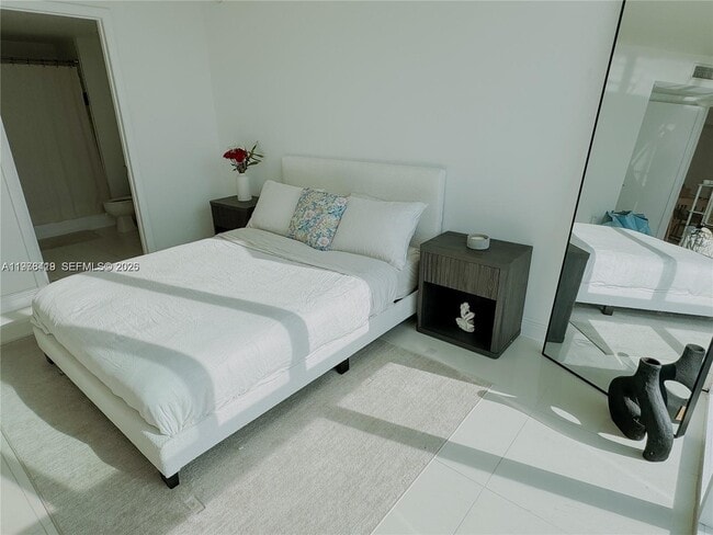 Building Photo - 1861 NW S River Dr