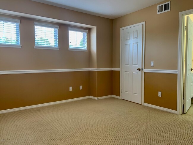 Building Photo - 2760 Irongate Pl