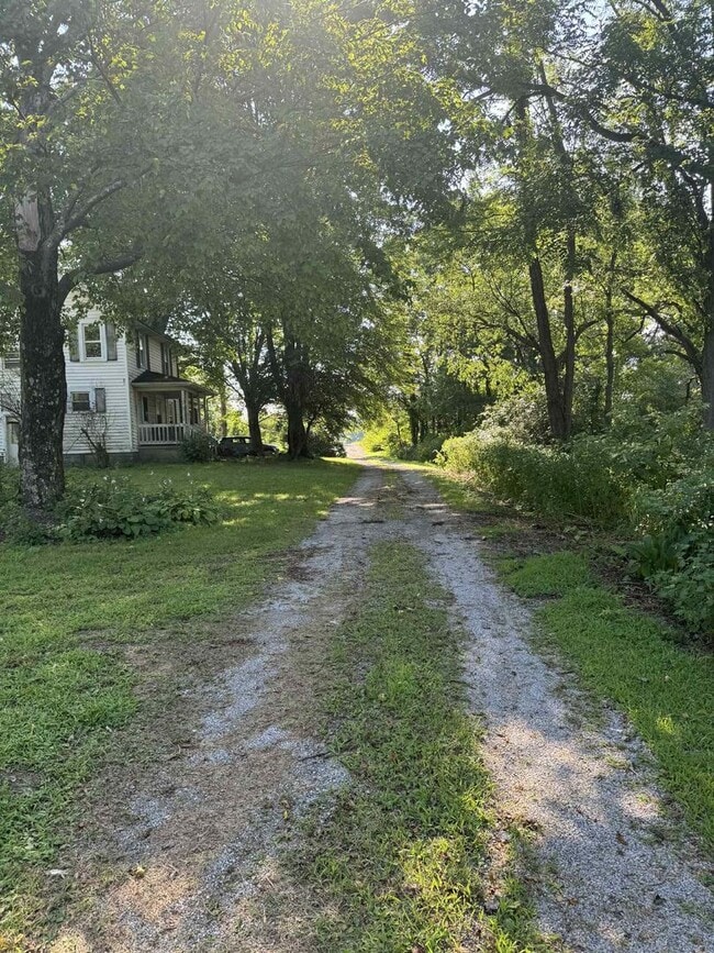 Building Photo - Cute Farm Cottage Enon Valley