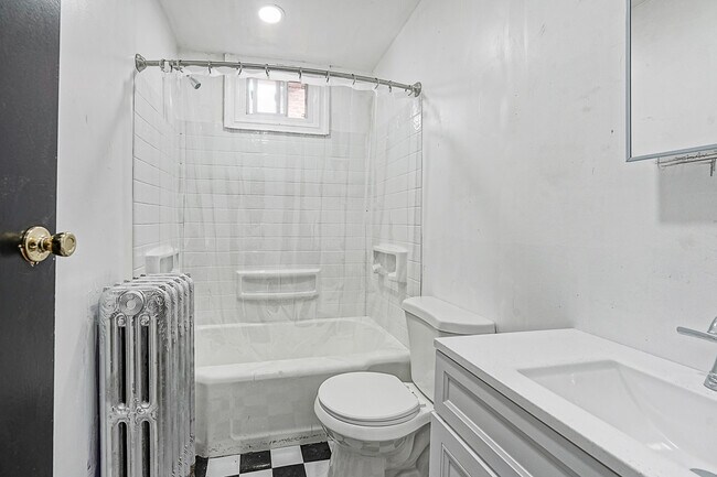 Building Photo - 510 S 48th St
