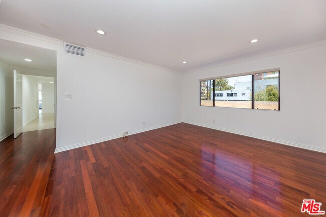Building Photo - 144 N Hamilton Dr