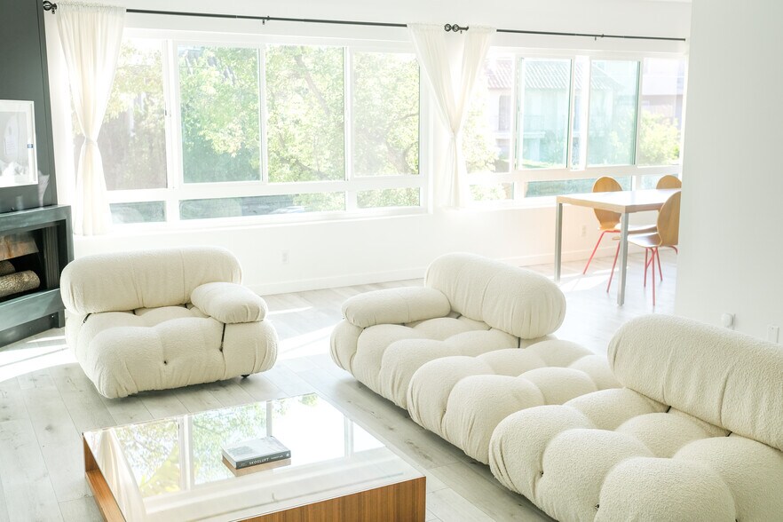 Primary Photo - 10823 Camarillo St