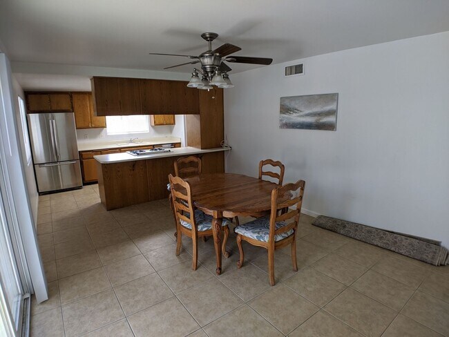 Building Photo - Beautiful 3 Bedroom Home with Pool