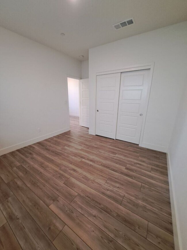 Building Photo - Charming Clovis Home in Heritage Grove – M...