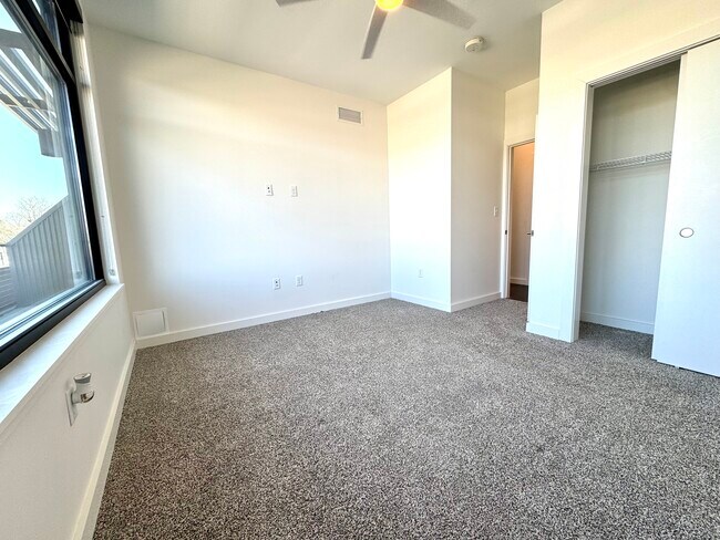 Building Photo - Liberty Beall