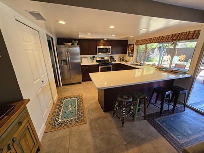 Building Photo - Beautiful EAST SIDE 4bd/2ba home with Huge Backyard!!!