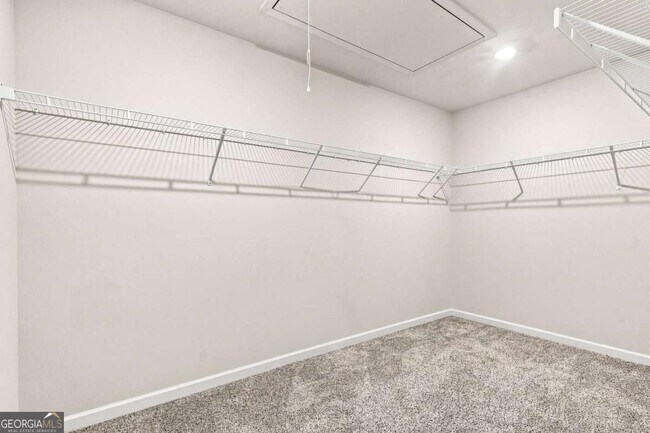 Building Photo - 176 Meander Dr