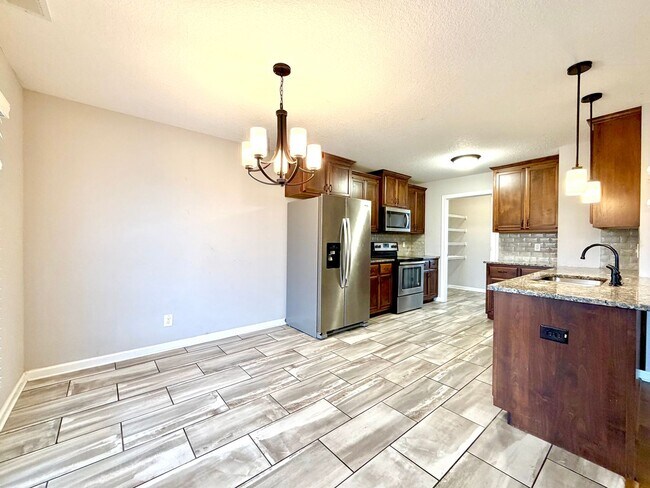 Building Photo - 1137 Gentry Dr