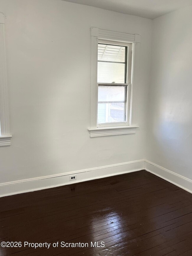 Building Photo - 719 Hemlock St