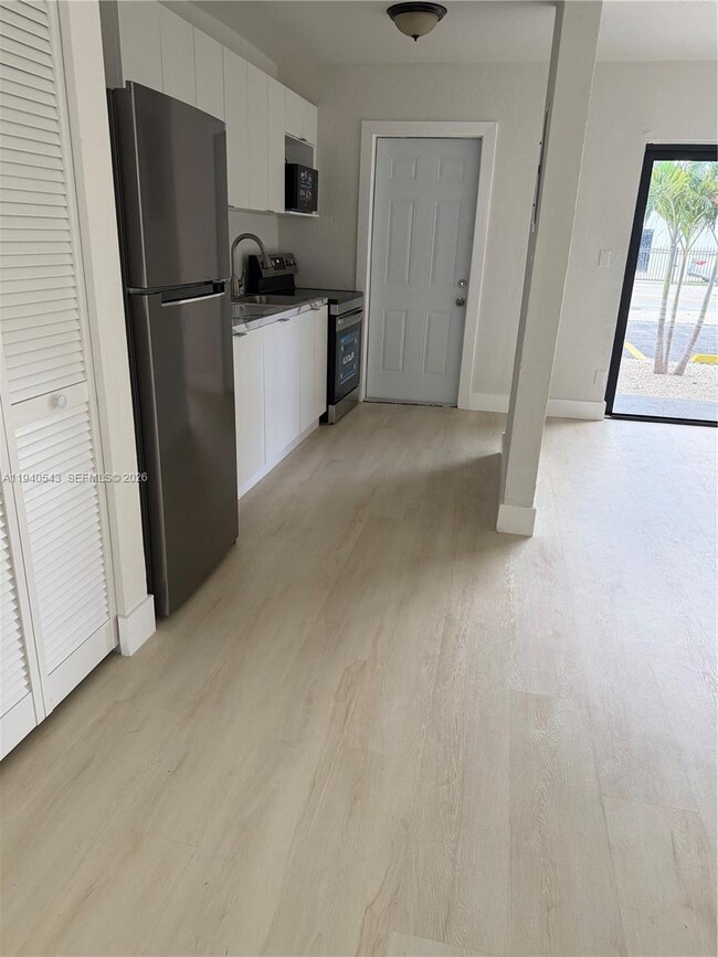 Building Photo - 600 NE 142nd St