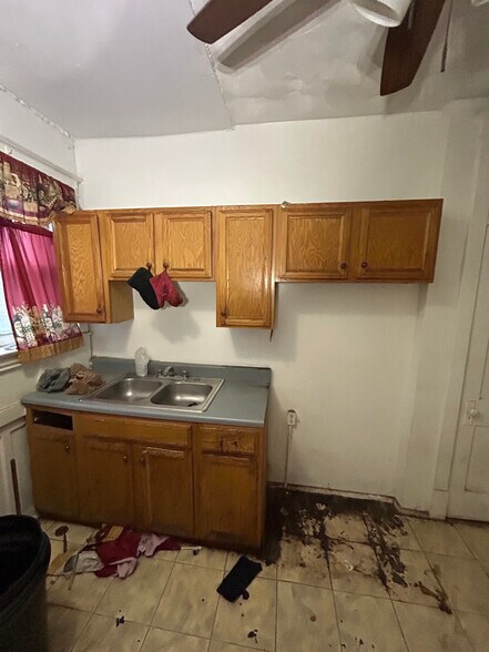 Building Photo - 5479 Claxton Ave