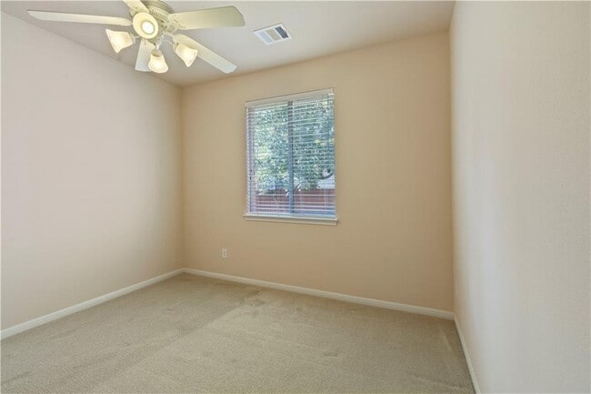Building Photo - 2405 Speidel Dr