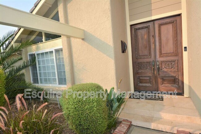 Building Photo - 6519 Bayberry St