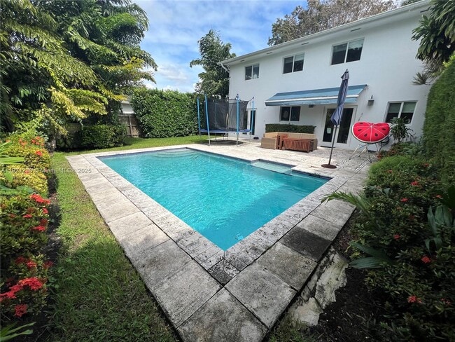 Building Photo - 10670 SW 77th Ave