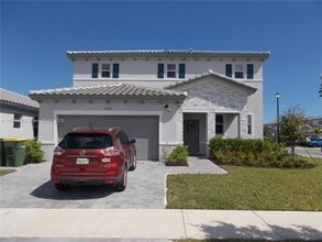 Building Photo - 879 SE 26th Ter