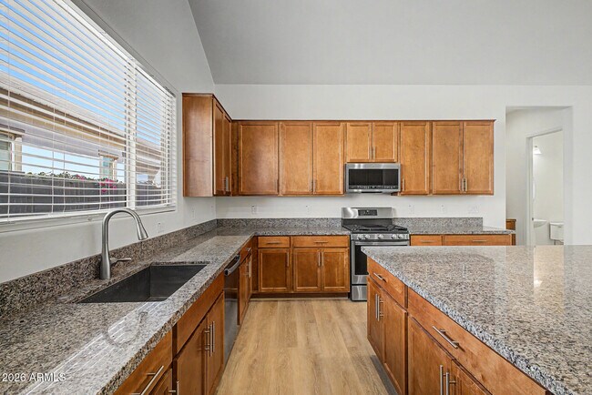 Building Photo - 20523 W Rosewood Ln