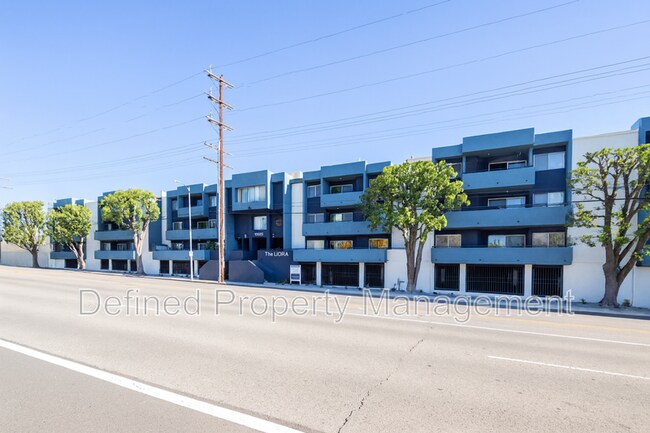 Building Photo - 10020 Zelzah Ave