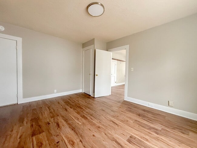 Building Photo - 1-Bedroom Single-Level Duplex with Yard in Sparta, TN