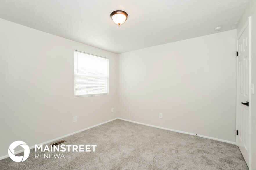 Building Photo - 3054 Deepwood Dr