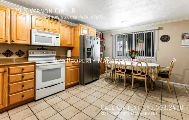 Building Photo - 3979 Vernon Cir