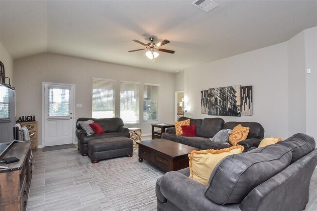 Building Photo - 18119 Humber River Ln