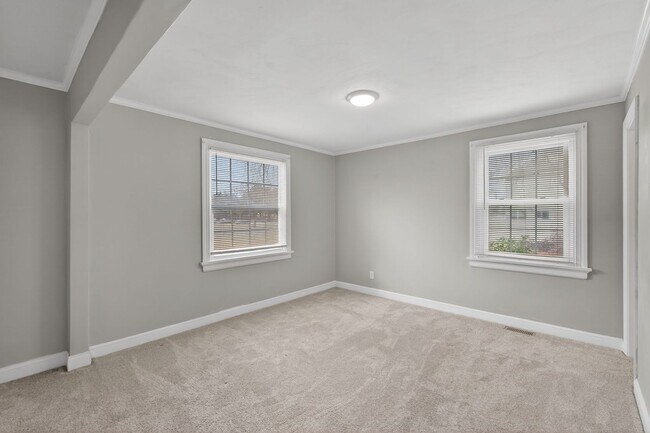 Building Photo - Spacious 5-Bedroom Home in Virginia Beach