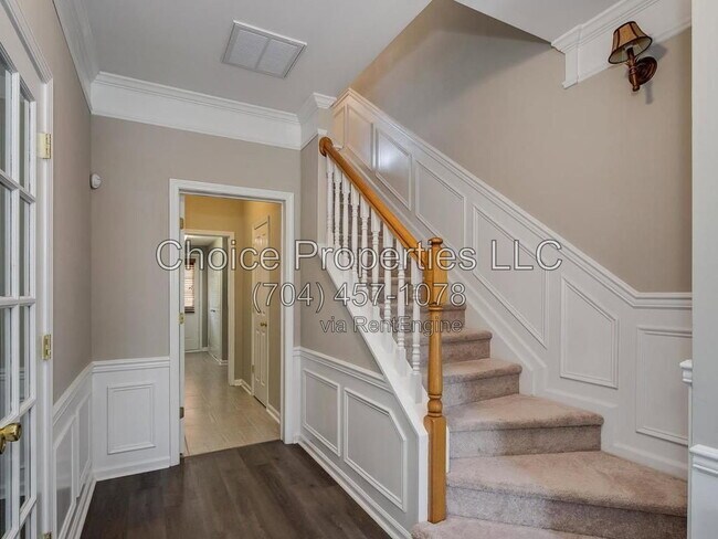 Building Photo - 14930 Ballantyne Village Way