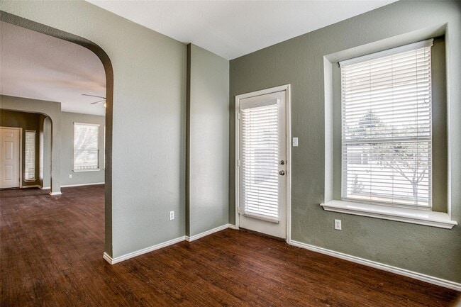 Building Photo - 317 Lava Bed Dr