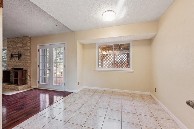 Building Photo - 11105 Blackmoor Dr