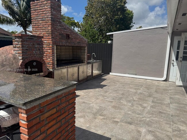 Building Photo - 11042 SW 166th Terrace