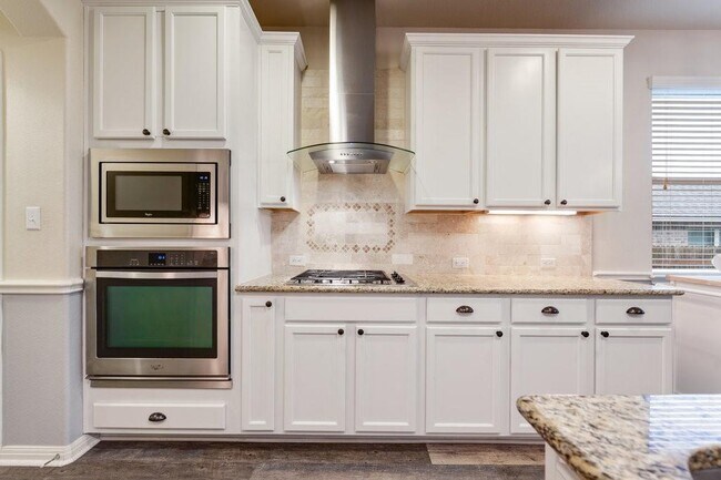 Building Photo - 2915 Bluffstone Dr