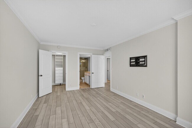 Building Photo - 2600 N Flagler Dr