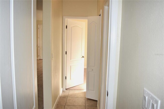 Building Photo - 1106 Lattimore Dr