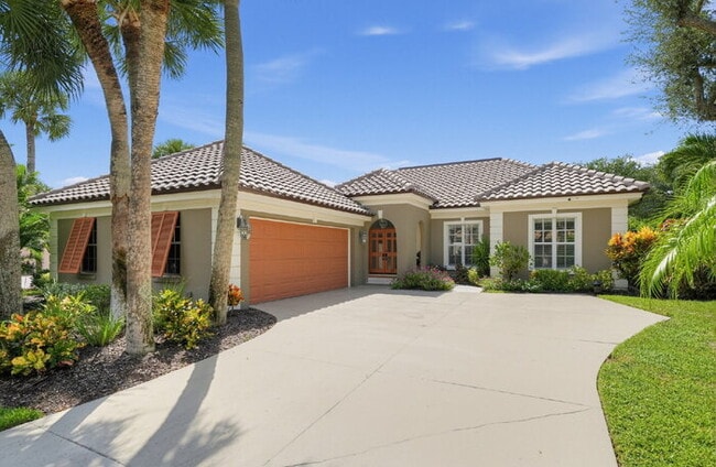 Building Photo - Winter season on the Boca Royale golf course, furnished pool home with club membership