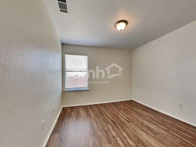 Building Photo - 2717 Castro Ln