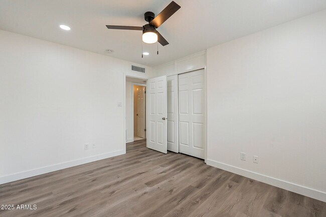 Building Photo - 8124 E Whitton Ave
