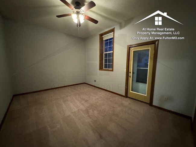 Building Photo - 103 E 10th St