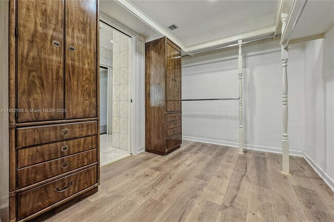 Building Photo - 17900 SW 77th Ave