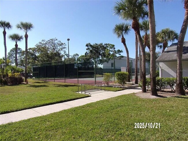 Building Photo - 2-Bed, 2-Bath Condo Retreat in Serene Tarpon Springs Oasis!
