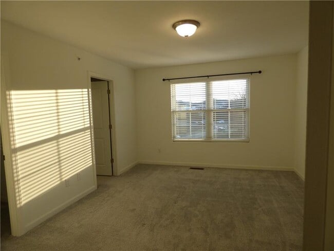 Building Photo - 307 Thurgood Dr