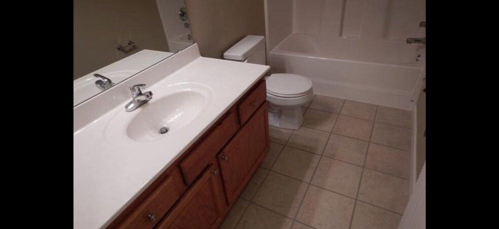 Building Photo - 2224 Madero Dr