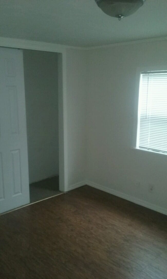 Building Photo - 25 Old Henniker Rd