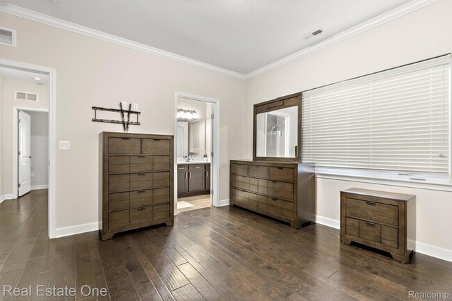 Building Photo - 5570 Arbor Chase Dr