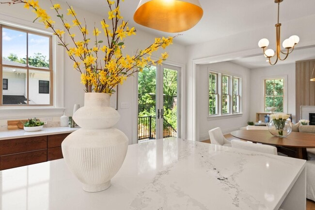 Building Photo - 5022 Cathedral Ave NW