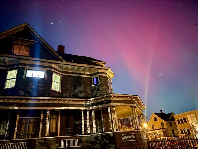 Building Photo - 1464 W Minnehaha Ave